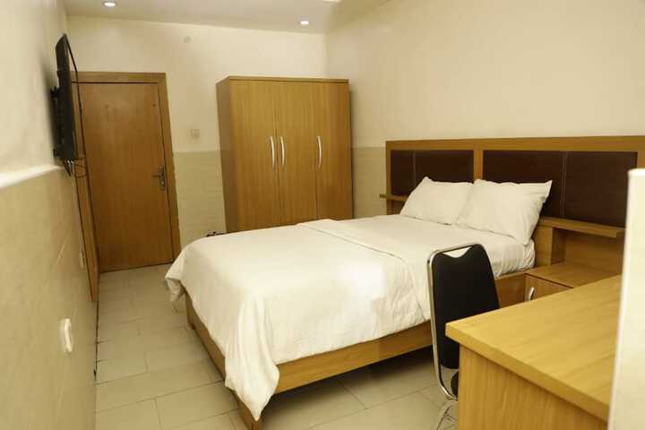 Room 5 of 24