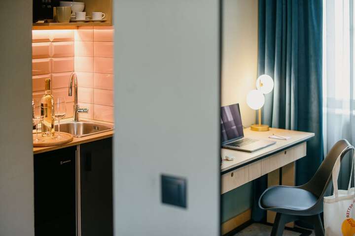Room 33 of 52