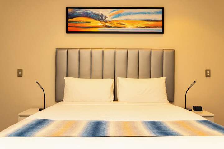 Room 3 of 32