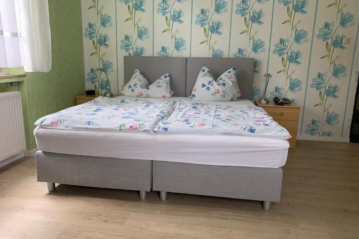Room 30 of 69