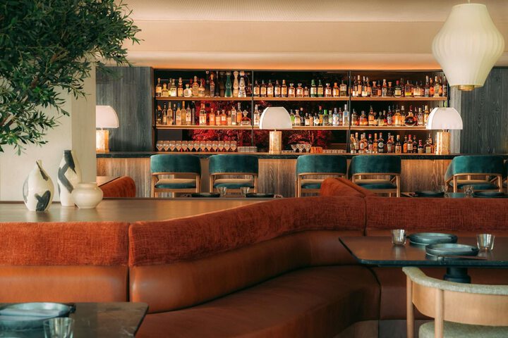 Lounge 173 of 227