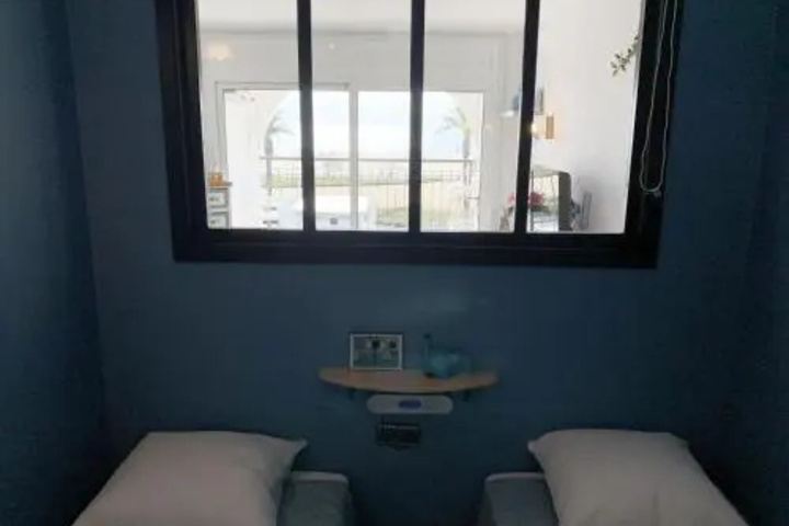 Room 6 of 13
