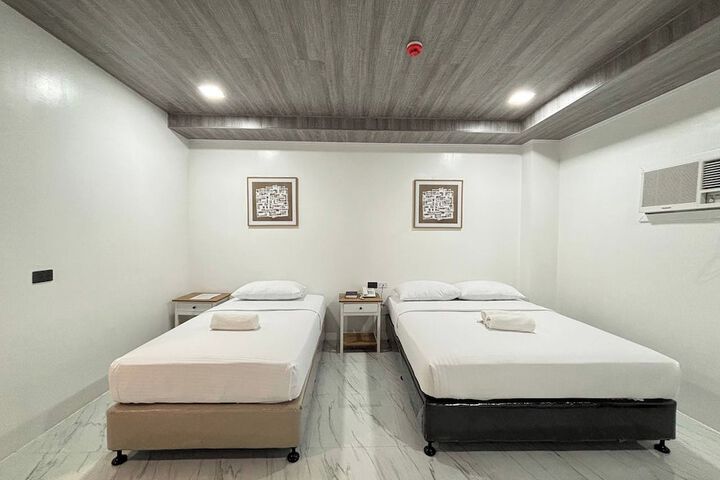 Room 25 of 96