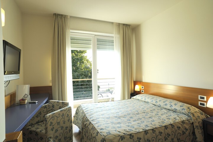 Room 10 of 57