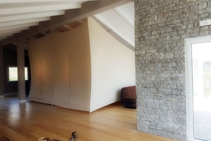 Room 8 of 12