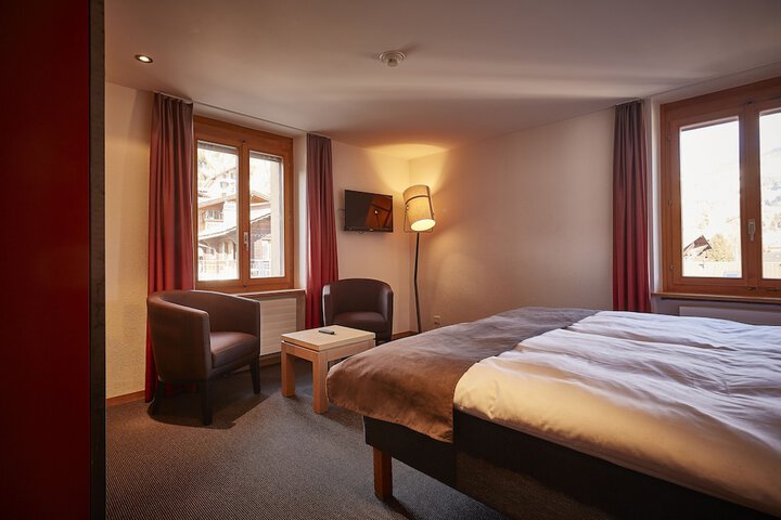 Room 6 of 37