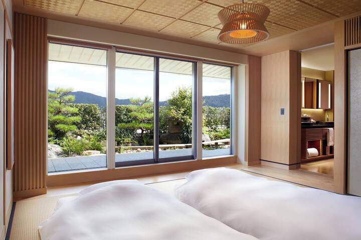 Room 21 of 180