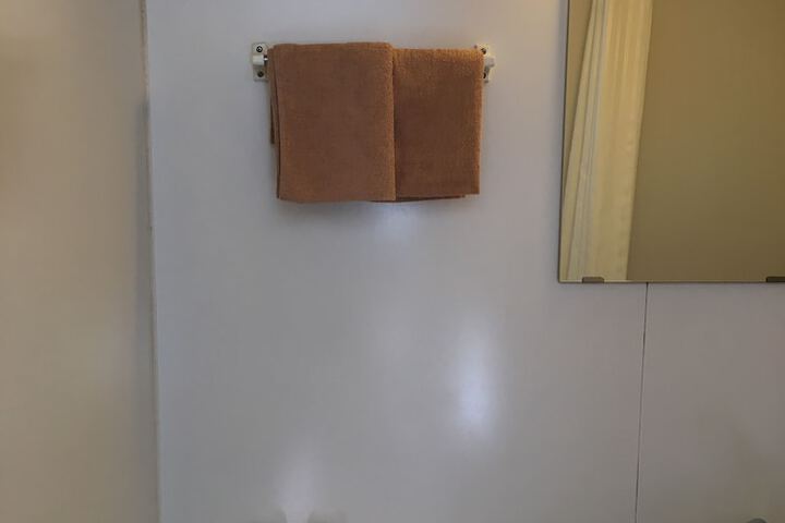 Room 27 of 33