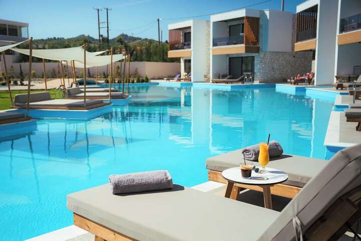 Pool 52 of 81