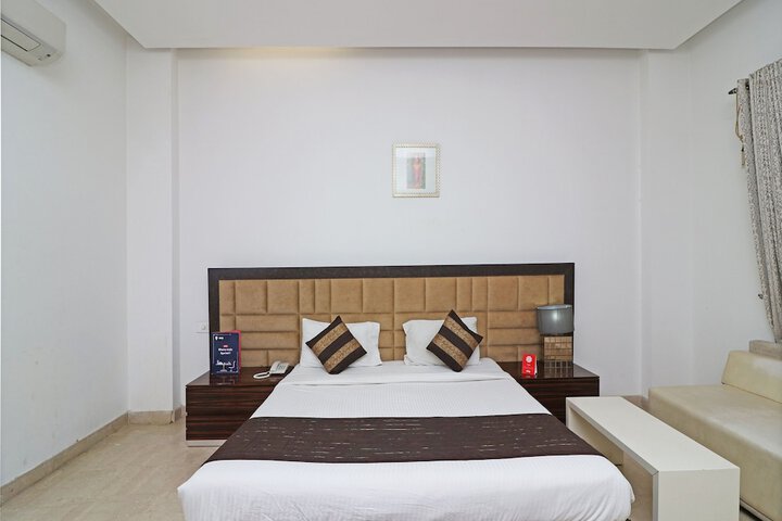 Room 21 of 28