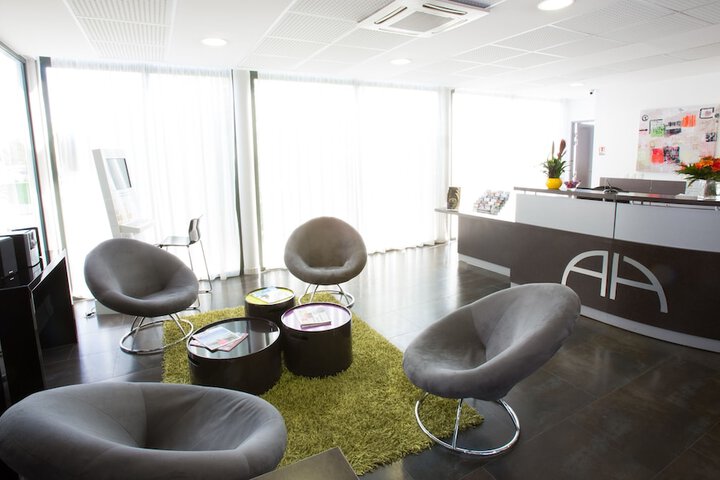 Entrance & Lobby