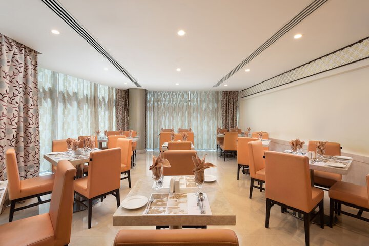Dining 54 of 66