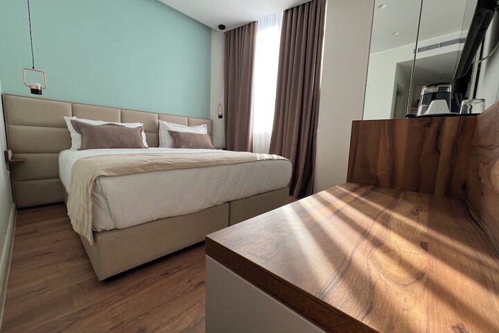 Room 3 of 26