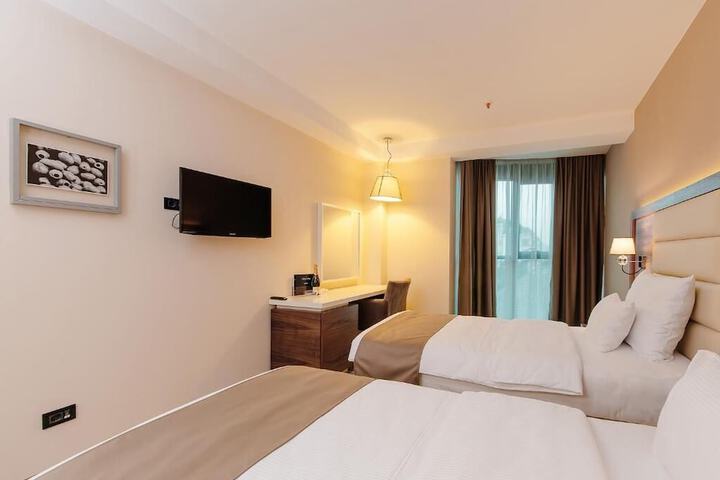 Room 12 of 46