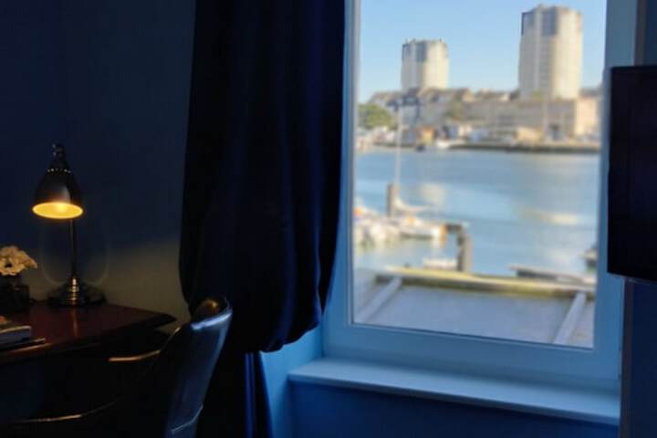 Room 53 of 116