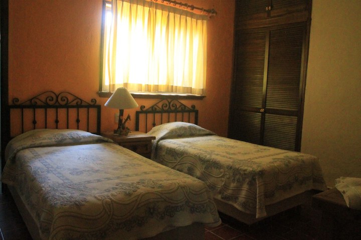 Room 5 of 38