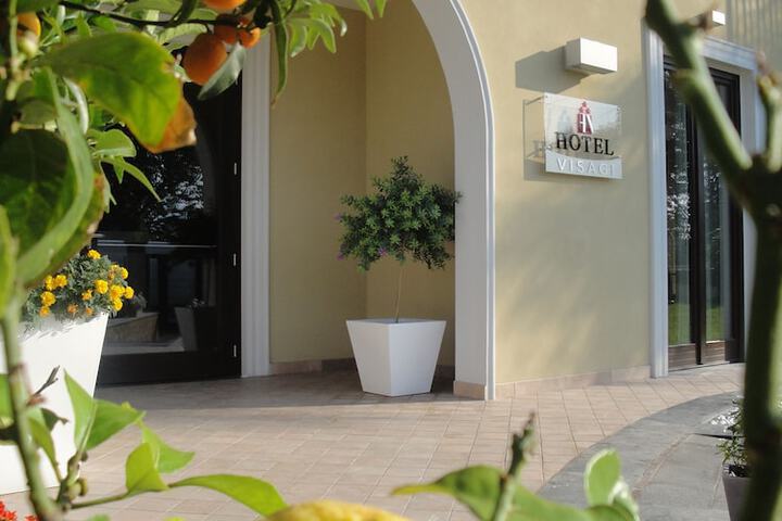 Hotel 55 of 65