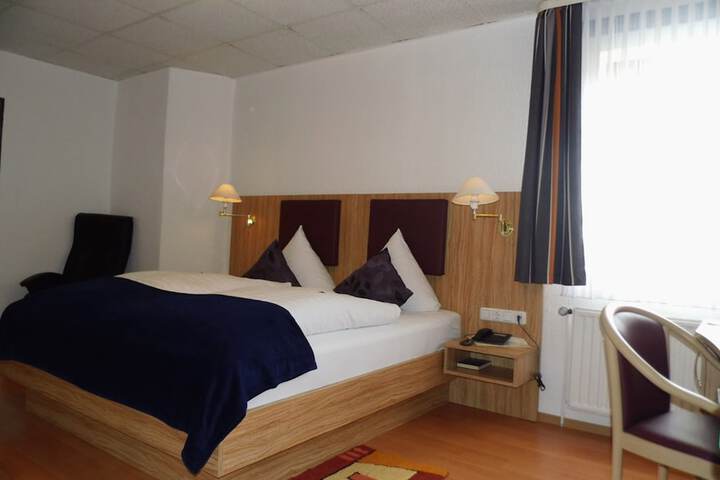 Room 6 of 45