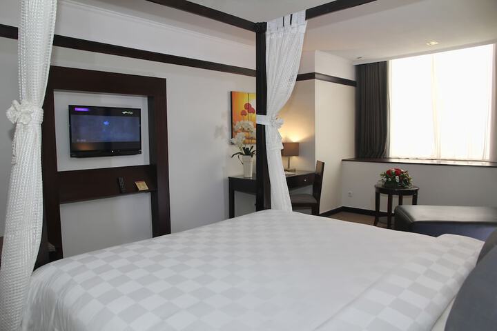 Room 13 of 50