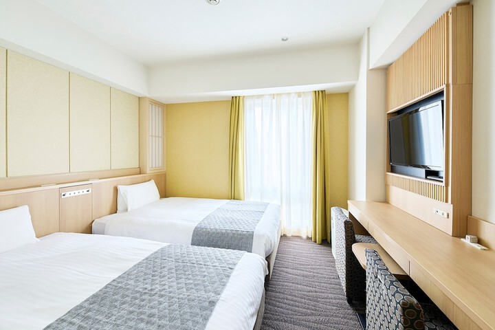 Room 8 of 61