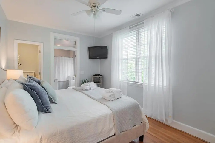 Room 2 of 22
