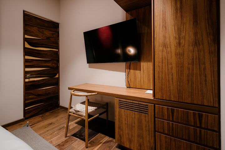 Room 5 of 78