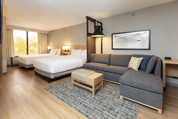 2 Queen Beds Sofa High Floor (5 of 12)