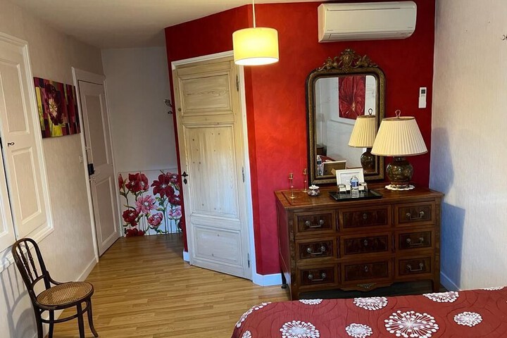 Room 21 of 49