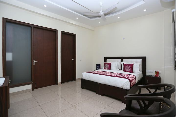 Room 12 of 17