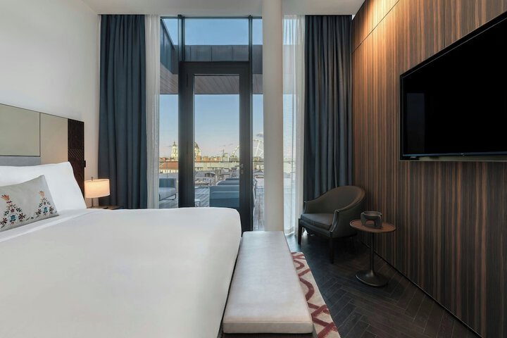 Room 71 of 157