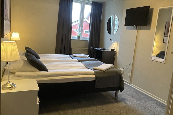 Room 7 of 24