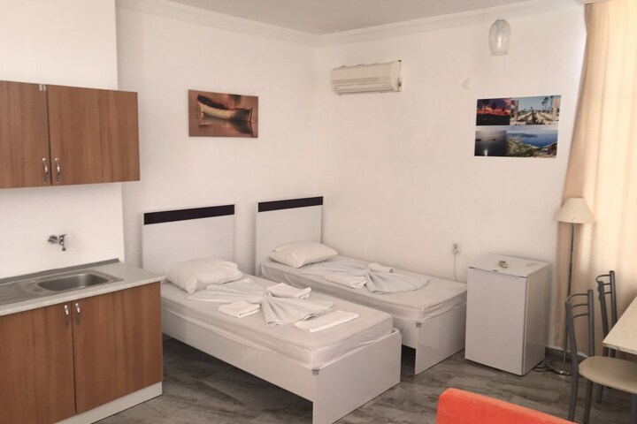 Room 5 of 37