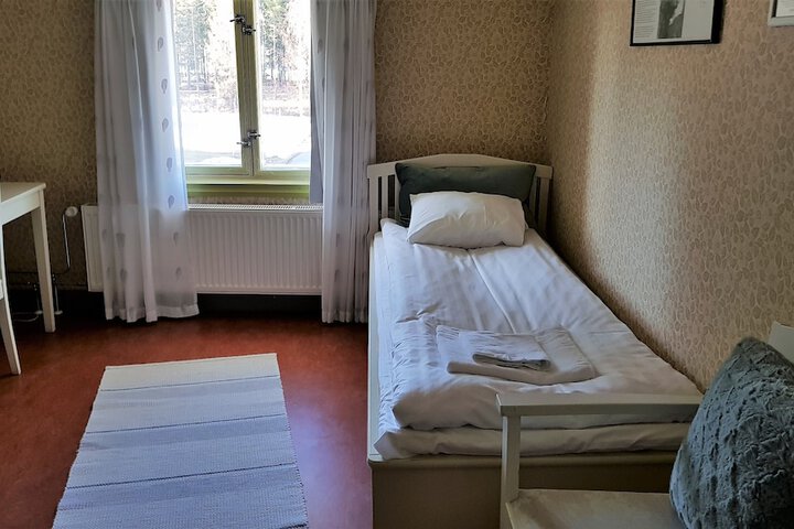 Room 6 of 60
