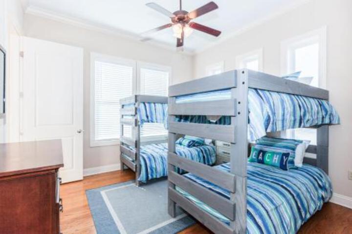 6240 Thomas Drive Townhouse in Panama, AL