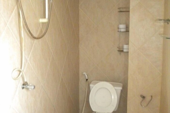 Room 10 of 12