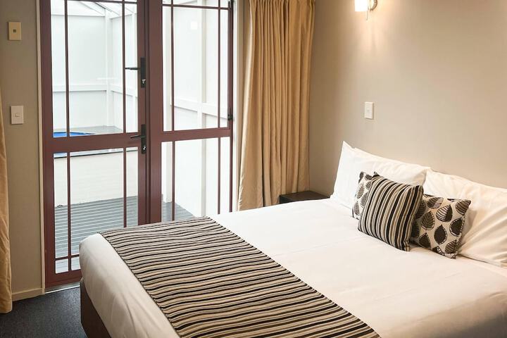 Room 105 of 302