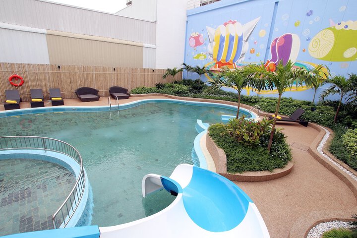 Pool 60 of 99