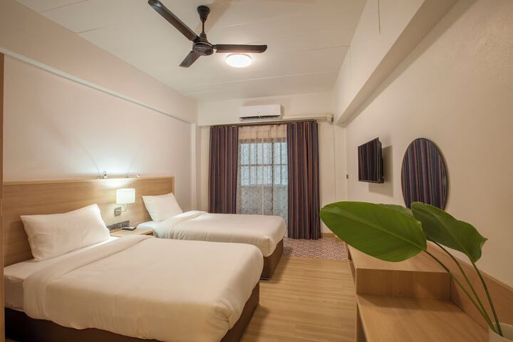 Room 10 of 46