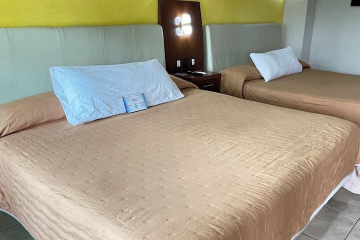 Room 4 of 15