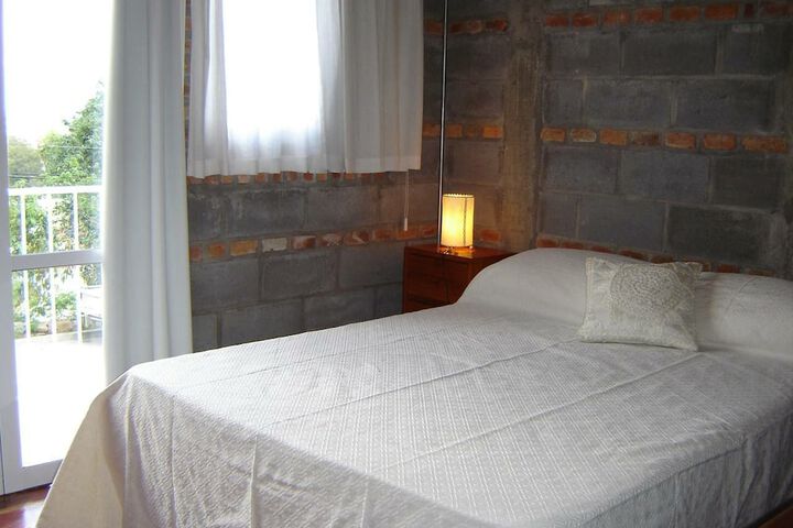 Room 2 of 10