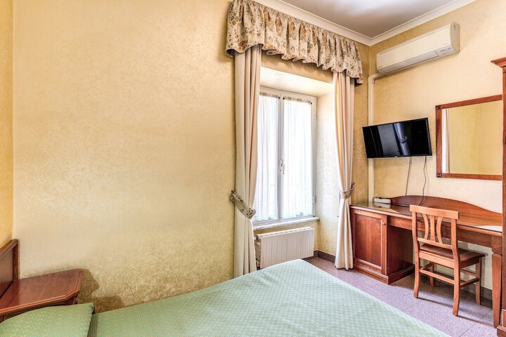Room 12 of 46