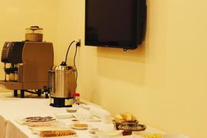Breakfast/Coffee Service 5 of 44