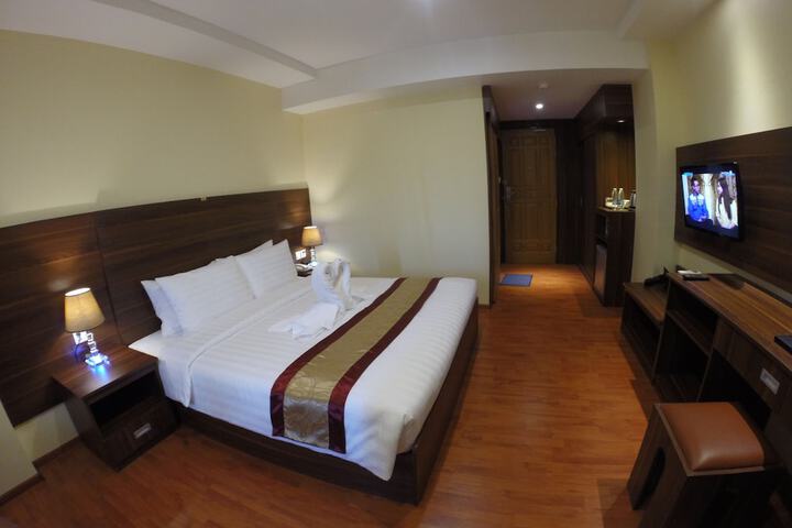 Room 13 of 43