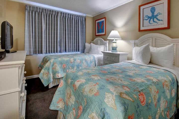 Standard 2 Queen Beds City View No Balcony (30 of 51)