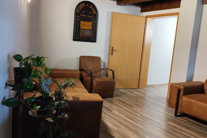 Lounge 19 of 20