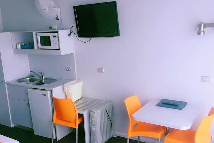 Room 16 of 84
