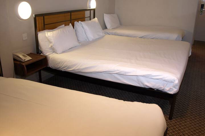Room 119 of 236