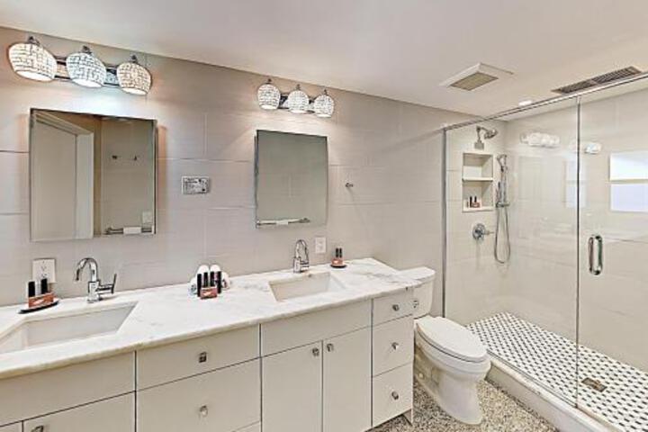 12722 Chatham Dr Home in Fort Myers, FL
