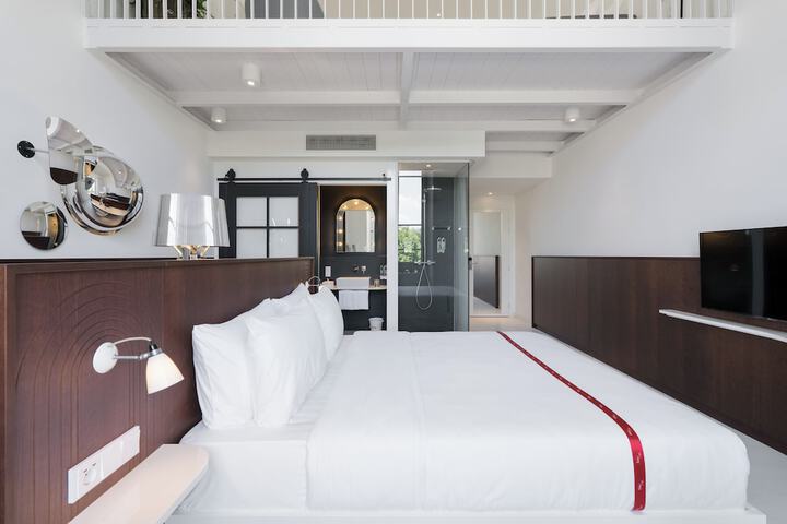 Room 14 of 62