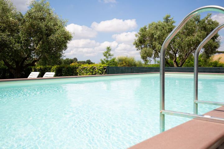 Pool 76 of 111